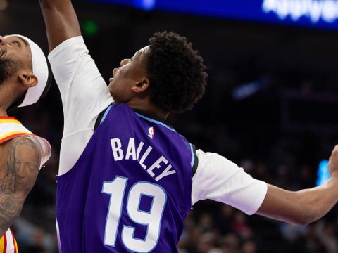 贝利vs老鹰集锦 全场拿下21+5+3三分7中4但正负值-18