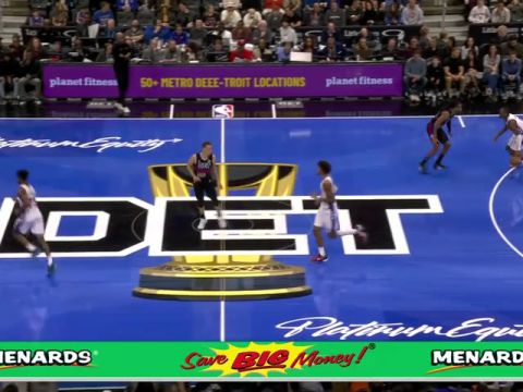 NBA杯小组赛东部B组：76人vs活塞第3节英文原声回放