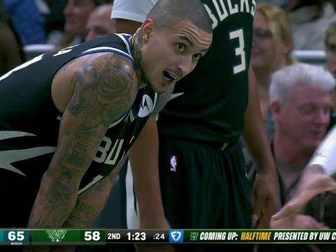 NBA杯小组赛东部C组：黄蜂vs雄鹿第2节英文原声回放