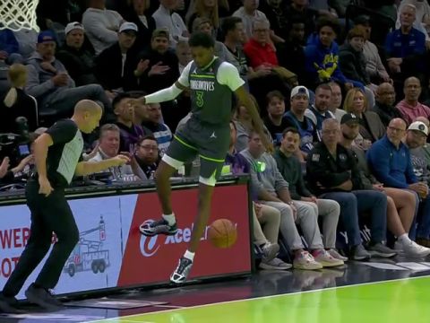 NBA杯小组赛西部A组：国王vs森林狼第3节英文原声回放