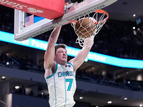 克努佩尔vs雄鹿集锦 空砍32分创生涯新高