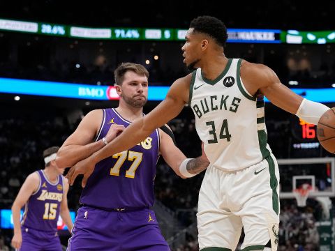 字母哥vs湖人集锦 独揽32+10+5高效输出难挽颓势