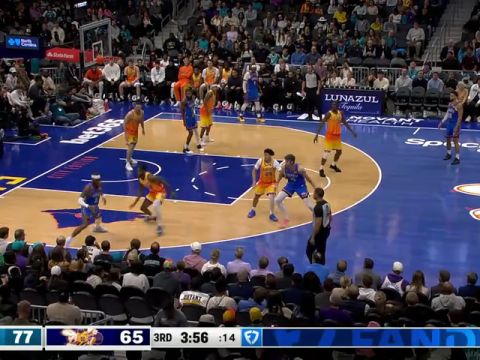 雷霆vs黄蜂第3节英文原声回放