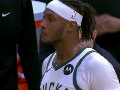 NBA常规赛：湖人vs雄鹿第4节英文原声回放