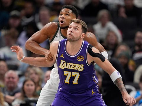 东契奇vs雄鹿集锦 爆砍41+9+6延续出色表现