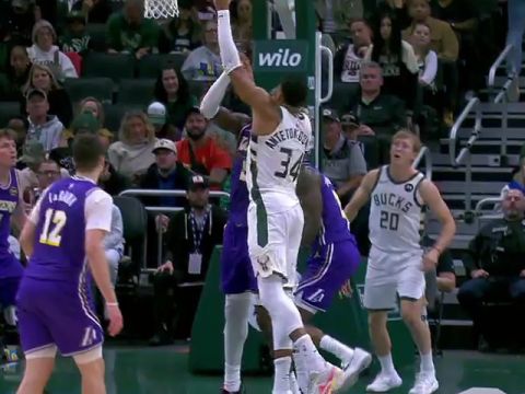 NBA常规赛：湖人vs雄鹿第2节中文解说回放