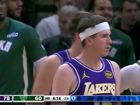 NBA常规赛：湖人vs雄鹿第3节英文原声回放