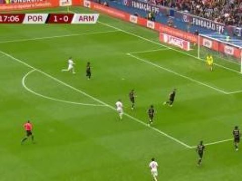 [进球视频]坎塞洛被扛飞！亚美尼亚球员中路包抄破门，葡萄牙1-1被扳平