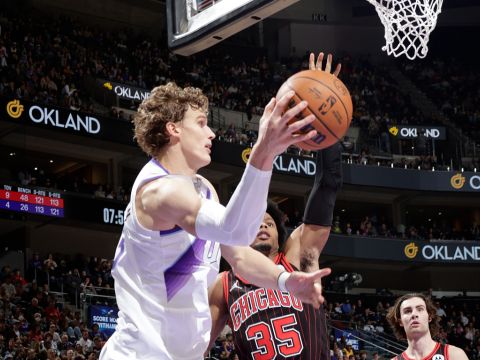 公牛147-150爵士 马尔卡宁47分乔治准绝杀爵士双加时险胜公牛