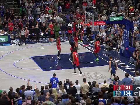 [微博全场集锦]🏀独行侠3人20+逆转开拓者终结3连败 弗拉格21+8 夏普36+6