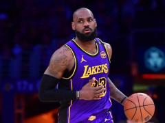 湖人召回詹姆斯参加训练！19号湖人主场对阵爵士詹姆斯能否迎来赛季首秀？