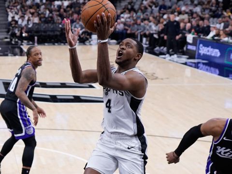 国王110-123马刺 福克斯28+11马刺七人上双送国王六连败