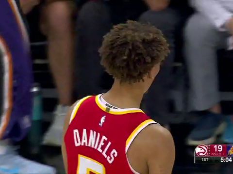 NBA常规赛：老鹰vs太阳第1节中文解说回放