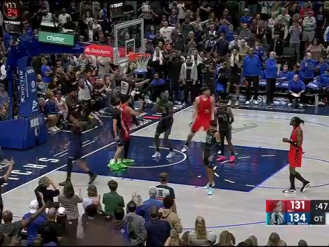 NBA常规赛：开拓者vs独行侠加时赛英文原声回放