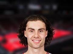 NBA每日助攻王：约什·吉迪13助攻(2025年11月17日)