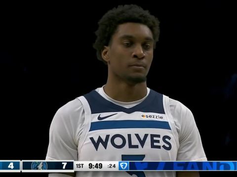 NBA常规赛：独行侠vs森林狼第1节英文原声回放