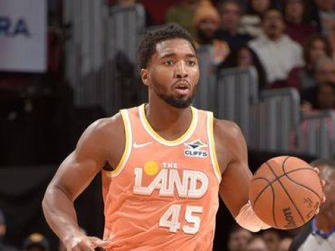 [米切尔集锦]高效带队赢球！米切尔22中14&三分8中4砍下37分 另有5板7助1断