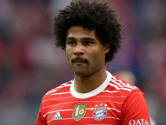 记者：格纳布里有着很强的续约意向，可能会与拜仁续约1到2年