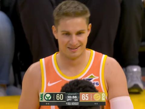 NBA常规赛：雄鹿vs骑士第3节英文原声回放