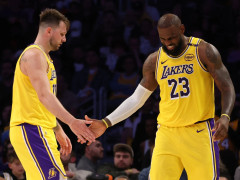 东契奇：詹姆斯已经很久没打球，首场比赛就能有这样的发挥已经十分出色