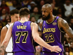 东契奇谈詹姆斯赛季首秀：他的表现非常出色，他将会给我们带来很大的帮助