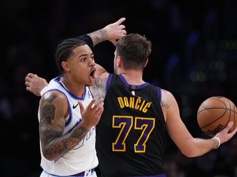 东契奇vs爵士集锦 拿下37+5+10享受提前下班待遇