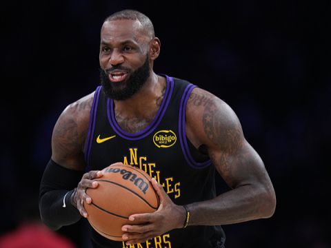 詹姆斯vs爵士集锦 赛季首秀贡献11+12三分命中数独享历史第6