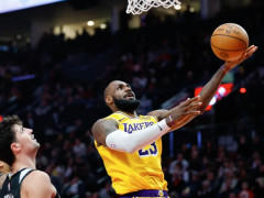 湖人：希望能与詹姆斯保持沟通，及时判断詹姆斯的身体状态，在必要时安排他休息