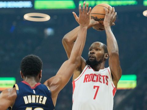 火箭114-104骑士 申京独得28+11杜兰特20分火箭客胜骑士喜提5连胜