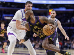 湖人记者：詹姆斯希望东契奇在首发介绍中压轴登场，而自己则率先入场