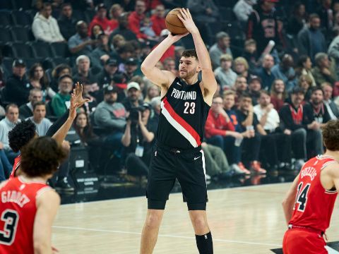 克林根vs公牛集锦 拿下17分 21个篮板生涯新高