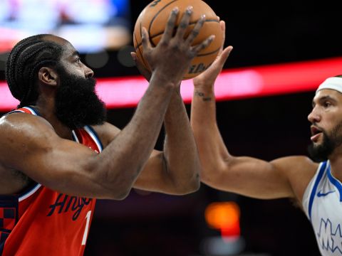 快船101-129魔术 哈登空砍31分魔术大胜送快船三连败