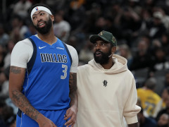 美记：只要报价合适独行侠便愿意送走戴维斯，欧文在训练中与弗拉格建立起了默契