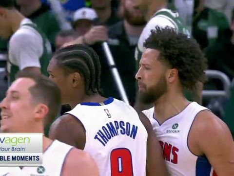 NBA常规赛：活塞vs雄鹿第4节英文原声回放