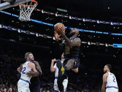 湖人战绩更新为12胜4负！追平掘金凭借太平洋赛区冠军优势，升至西部第二位