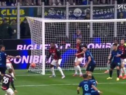 [击中立柱] 米兰逃过一劫！阿切尔比抢点头球攻门击中立柱！