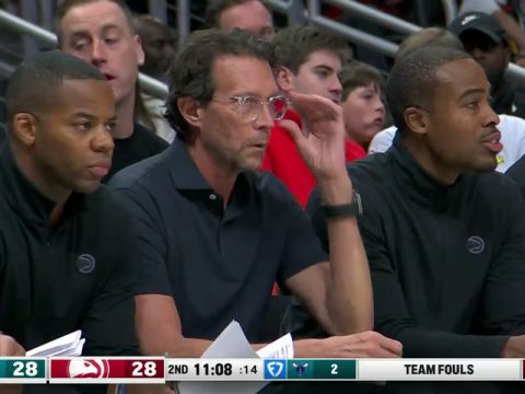 黄蜂vs老鹰第2节英文原声回放