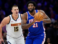 76人记者：恩比德的膝盖依旧存在酸痛症状，需要一定时间来完全康复