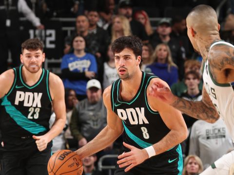 开拓者115-103雄鹿 格兰特35分阿夫迪亚22分开拓者送雄鹿五连败