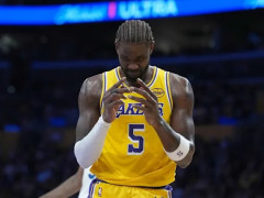 湖人记者：还没有艾顿的最新伤势情况，但现在看来问题不是很大