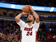 热火记者：鲍威尔确诊为腹股沟拉伤，目前官方尚未给出明确复出时间表