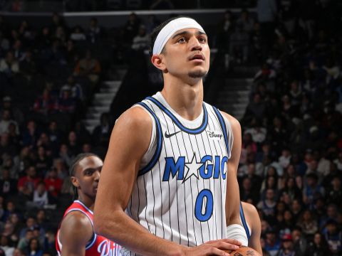 布莱克vs76人集锦 17中12高效砍下31分创生涯得分新高