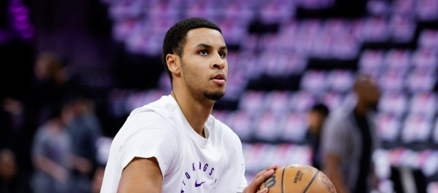 国王清仓只留一人非卖品！他就是伦纳德第二 拿稳1亿成一哥