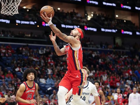 阿尔瓦拉多vs灰熊集锦 替补登场拿下全队最高24分三分11中6