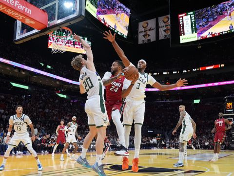 雄鹿103-106热火 希罗29+5+7率队击败雄鹿取得六连胜