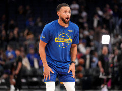 末节最后35秒因伤提前离场！勇士官方：库里遭遇右腿股四头肌挫伤，将接受MRI检查