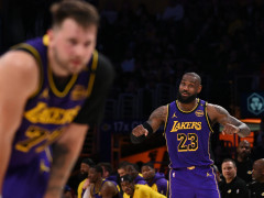 去年感恩节前湖人战绩11胜7负西部第五，本赛季湖人13胜4负稳居西部第二