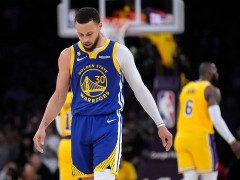 美记：受严重伤病潮影响，勇士在前20场比赛中已启用8套不同首发阵容