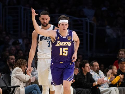 里夫斯vs独行侠集锦 狂砍38分8篮板赢球功臣之一