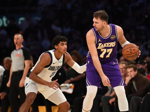 东契奇vs独行侠集锦 轰下35+11拿下2双状态不俗